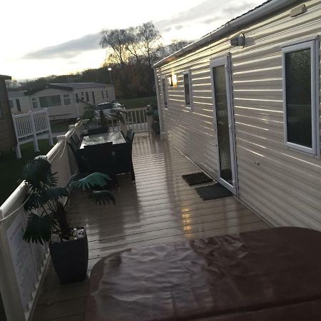 3 Bedroom 8 Berth Standard Basic Caravans With Hot Tub,Mountain Bikes تاتيرشال المظهر الخارجي الصورة